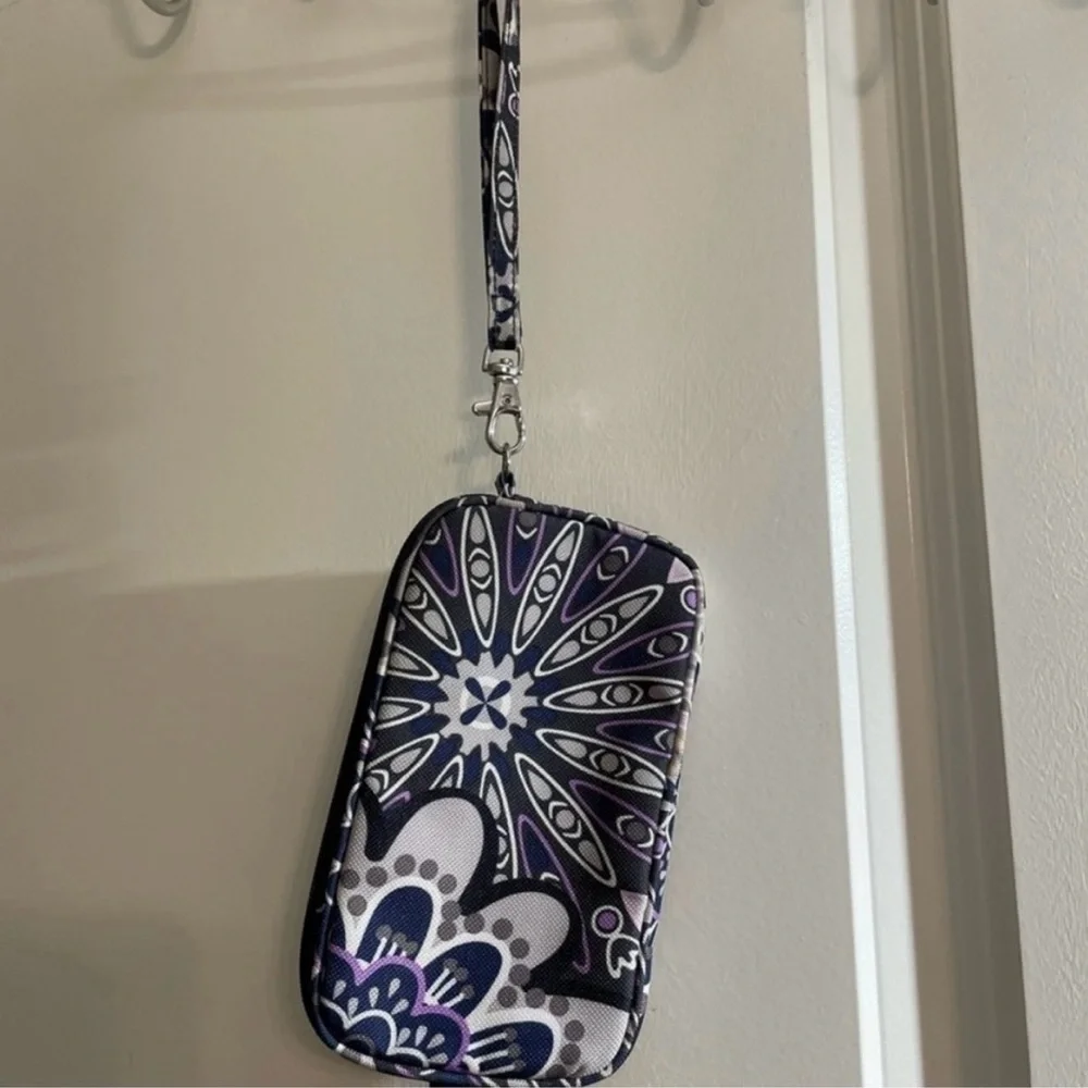 Vera Bradley Wristlet NWOT - Picture 3 of 6